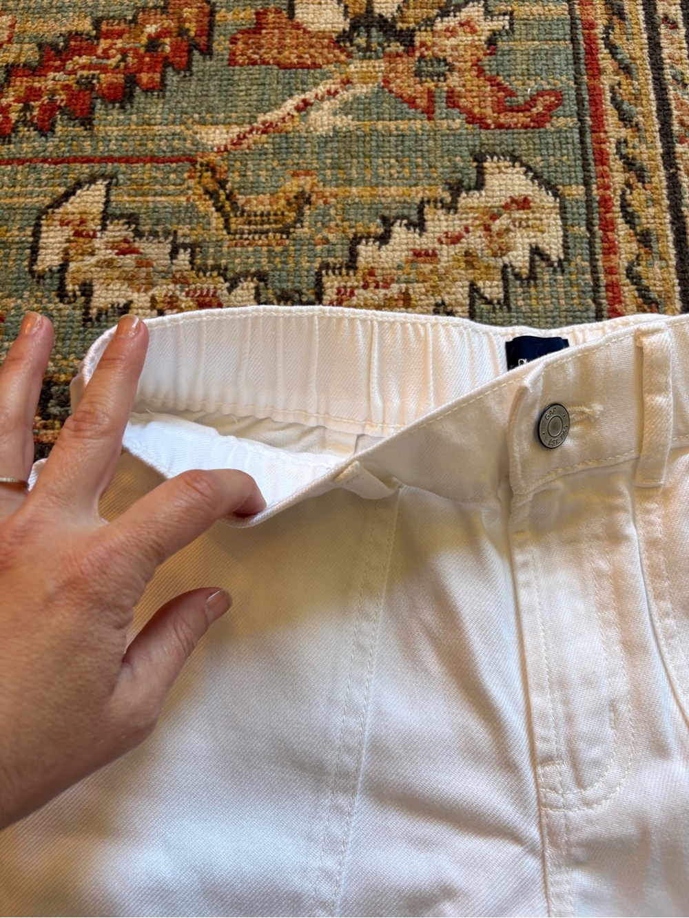 GAP | High-Waist White Utility Shorts | 4” inseam | Elastic Waistband | Soft - Picture 6 of 12